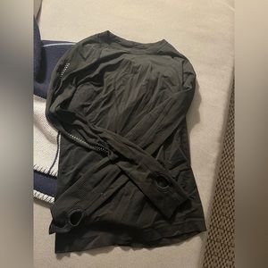Lululemon black long sleeve top
